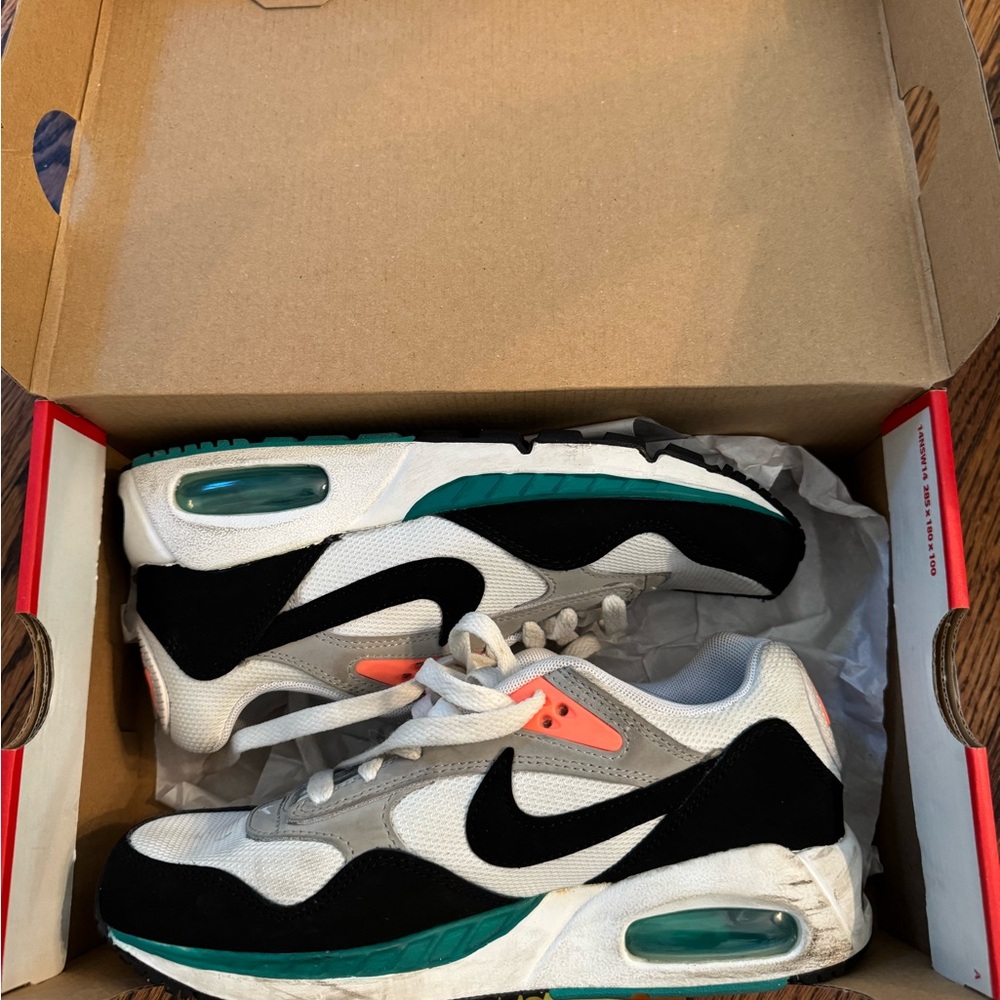 Nike Air Max Sneakers Waffle Debut Correlate with Black and Teal Accents W 6